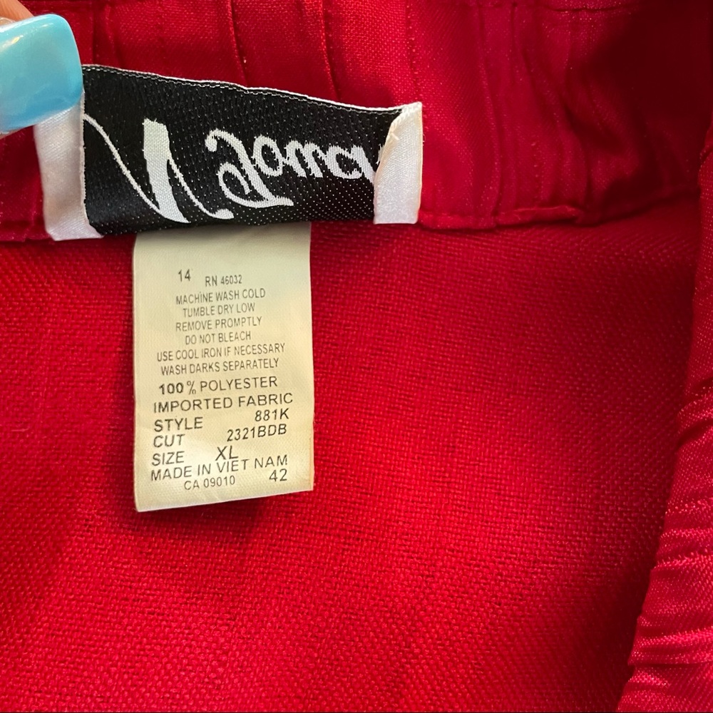 Red Jacket - Picture 3 of 8